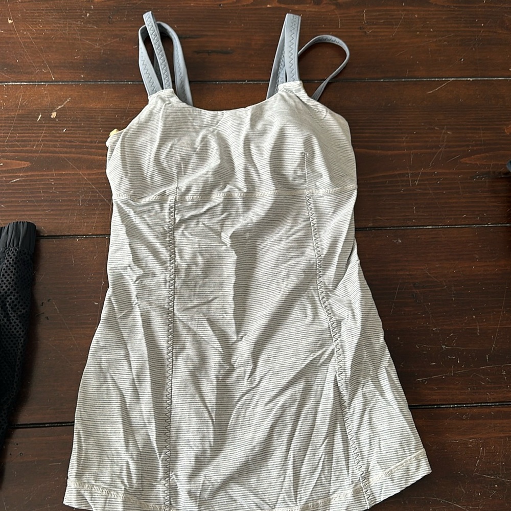 Lululemon tank